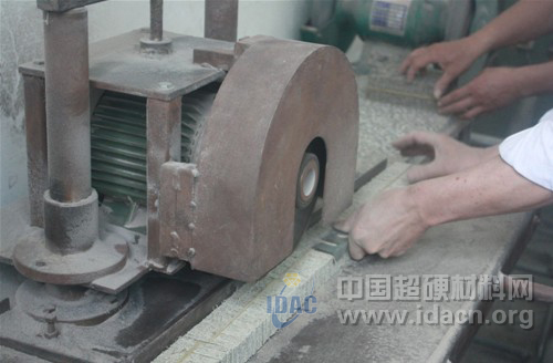 郑州三磨所科技工贸部推出砂布页轮开槽专用金刚石切割片