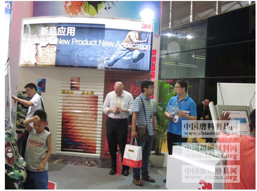 中国三磨展组委会赴上海LED产业展宣传推广