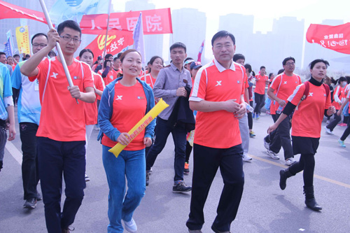 惠丰公司参加2015中国郑开国际马拉松赛