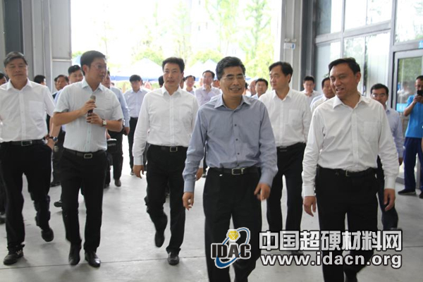 商丘市脱贫攻坚暨四项重点工作观摩点评组 莅临商丘华晶观摩指导