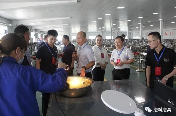 荥阳市政协委员到郑州市新材料产业园区调研超硬材料产业