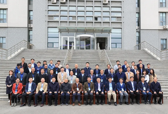 吉林大学国家重大科研仪器研制项目“新一代大型超高压产生装置”通过验收