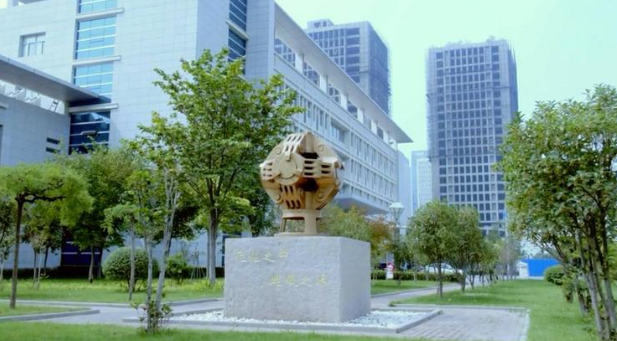 一块黑炭的“点石成钻”之旅