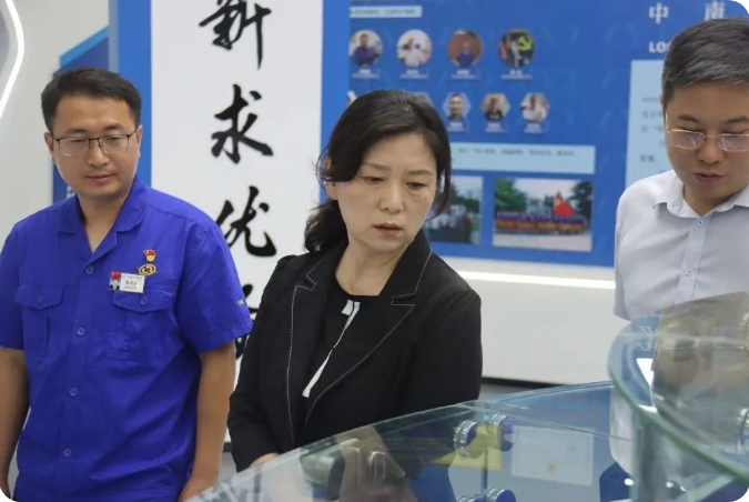 河南省科技厅党组成员、副厅长陶曼晞一行调研中南钻石