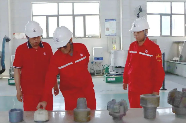自主研发的新型金刚石钻头在新疆市场首秀成功！