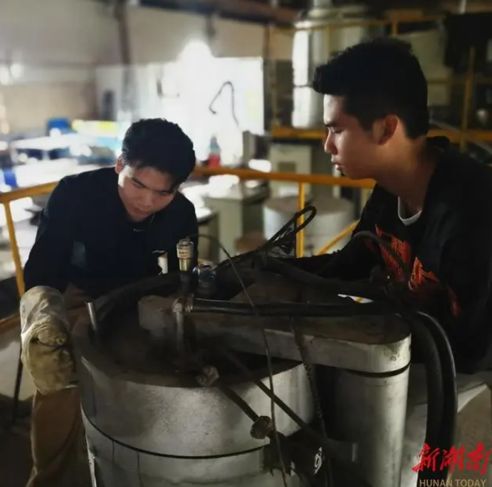 为中国“芯”贡献青春力量！湖南高职学子自主研发国产芯片散热材料