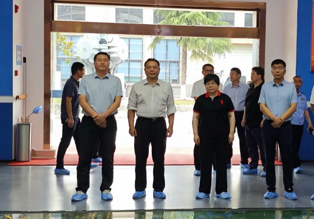 河南省科技厅党组书记、厅长张锐到中南钻石公司调研指导工作