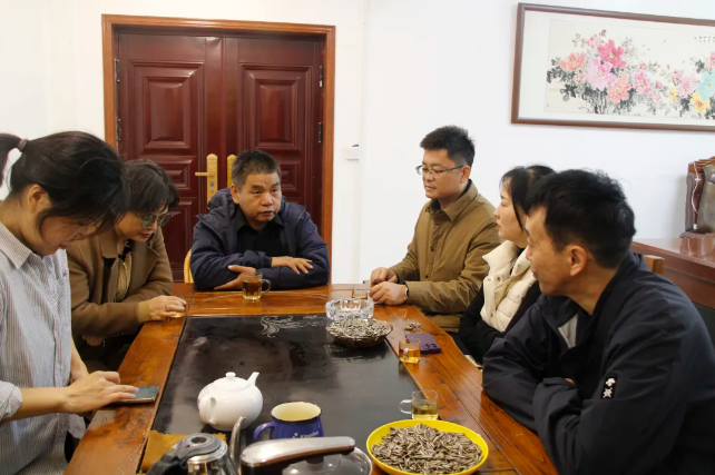 中国超硬材料网一行走访旭坤磨料磨具、弘元超硬材料